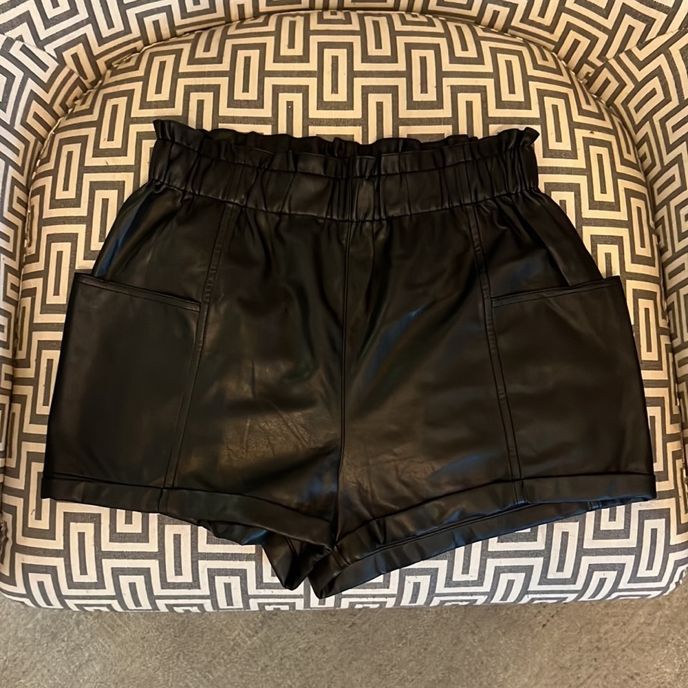 Aritzia Wilfred Vegan Leather Black High Waisted Shorts